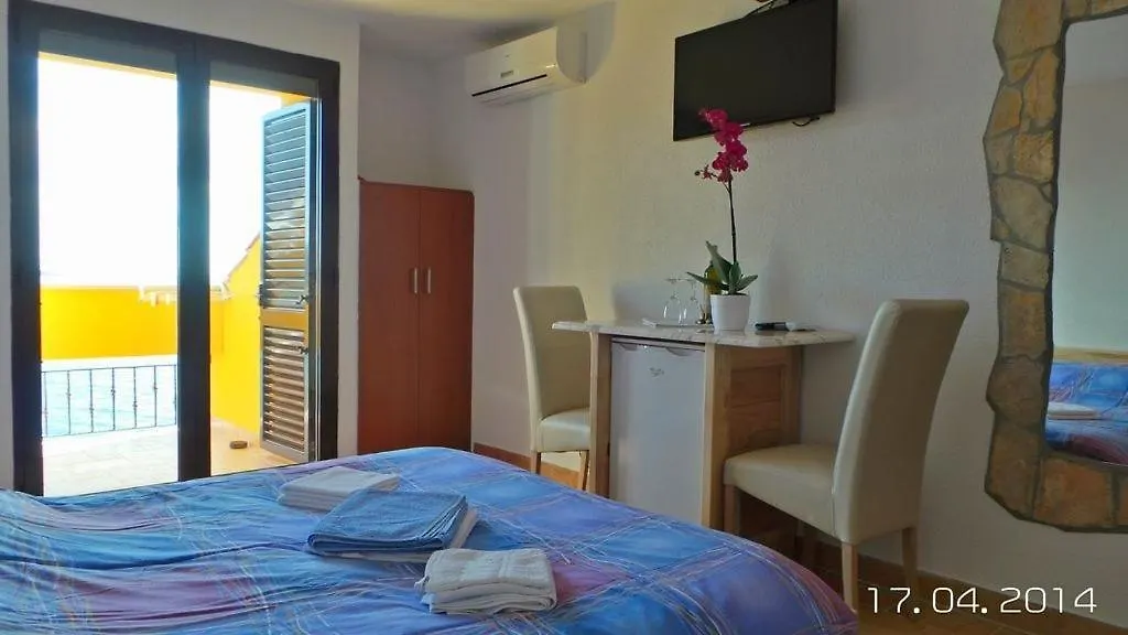 Rooms In Rovinj With A Sea View, Balcony, Air Conditioning, Wifi 81-2